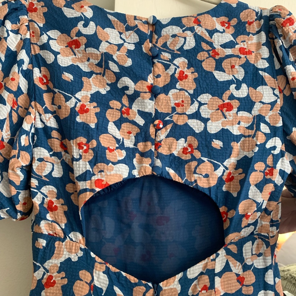 ASTR the label Puff Sleeve Cutout Dress - Picture 4 of 6